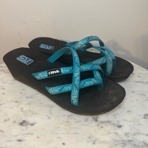 Teva Mush Wedge Sandals Size 6
Wedge height 1.5" blue flip flops - Picture 1 of 7